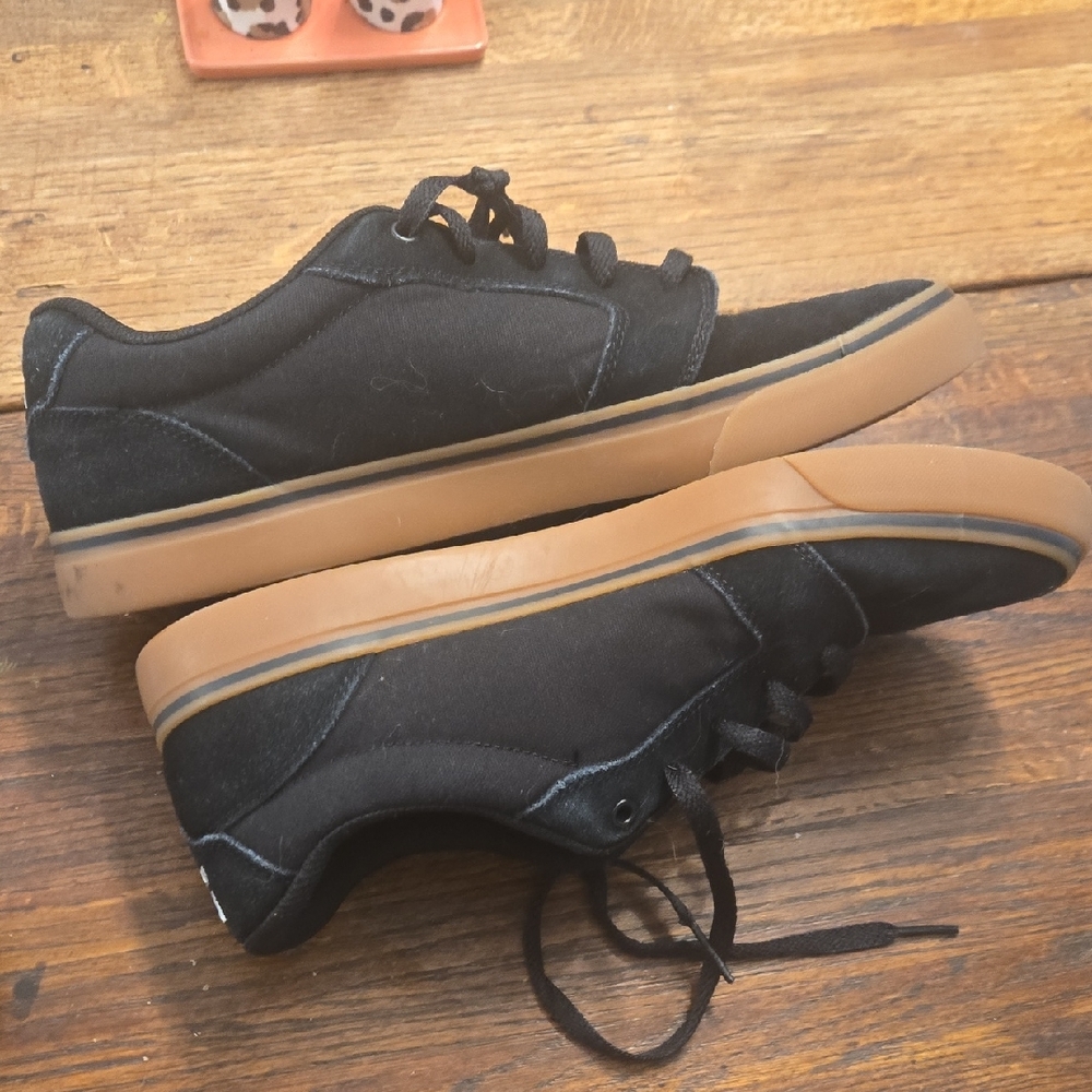 DC Men's Black Suede Skate Sneakers with Gum Outsole - Picture 8 of 8